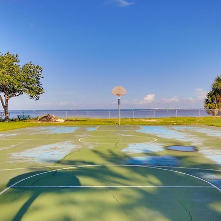 Coastal-Zen Ruskin Retreat Less Than 1 Mi To Beach! 외부 사진